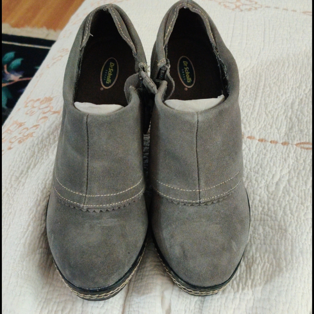 Dr Scholl's gray booties